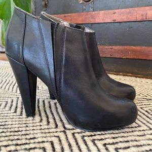 Steve Madden high heel, black leather booties